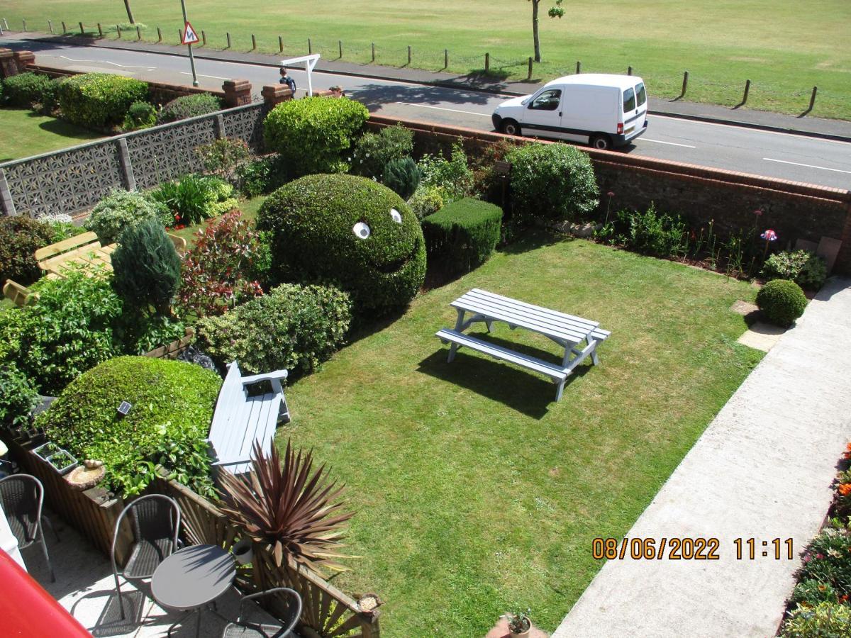 Sefton Lodge SEAFRONT ,PANORAMIC SEA VIEW ENSUITE BALCONY ROOMS AVAILABLE, GUEST GARDEN Paignton Zewnętrze zdjęcie